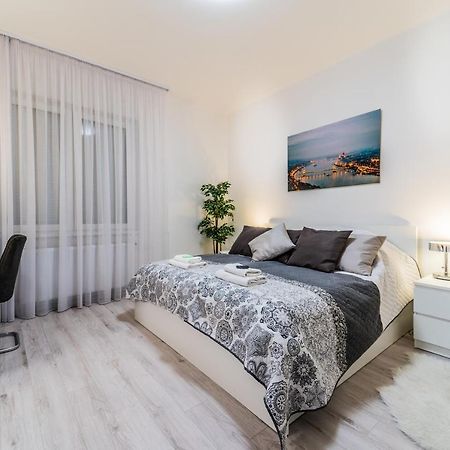 Pannónia Luxury Apartman with WIFI&Balcony Budapeste Exterior foto