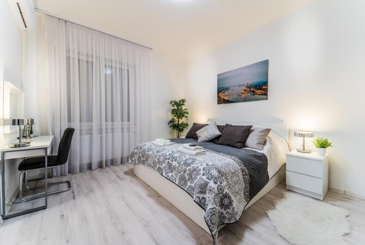 Pannónia Luxury Apartman with WIFI&Balcony Budapeste Exterior foto